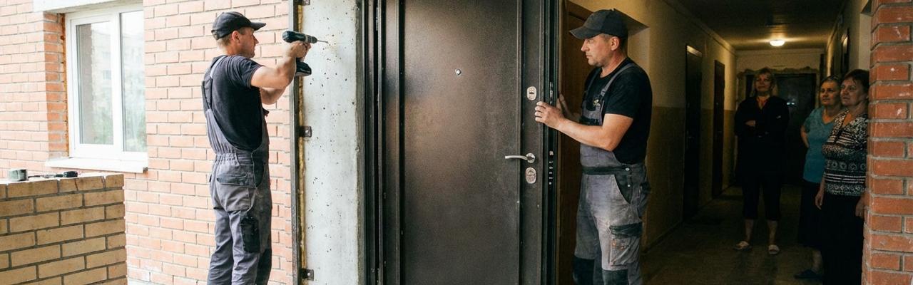 Instalación de puertas de seguridad en Armilla